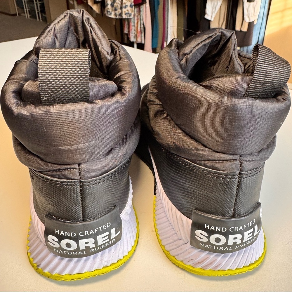 Sorel Out N About™ III Puffy Zip Black/White Winter Boots Women’s size 8 - Picture 8 of 15